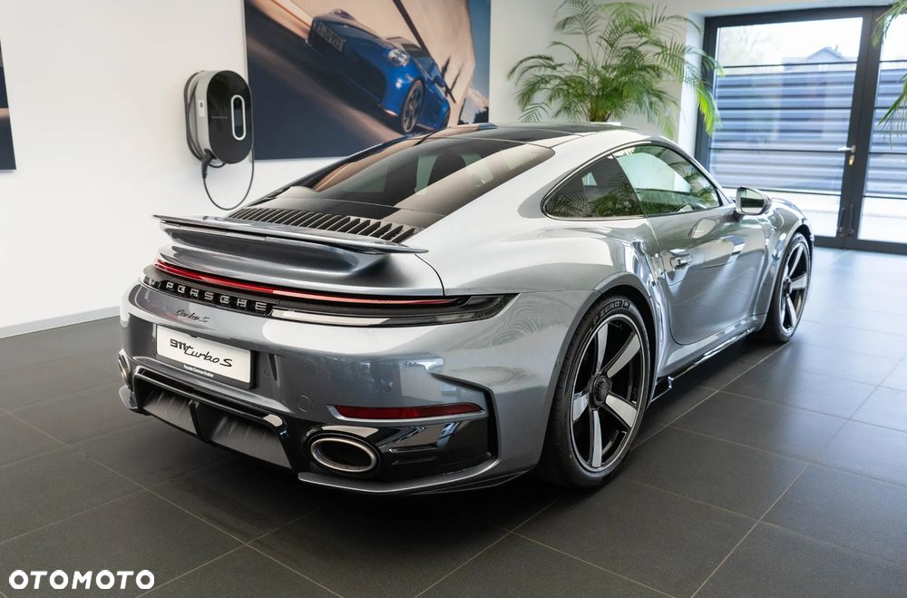 Porsche 911 Turbo S - 4