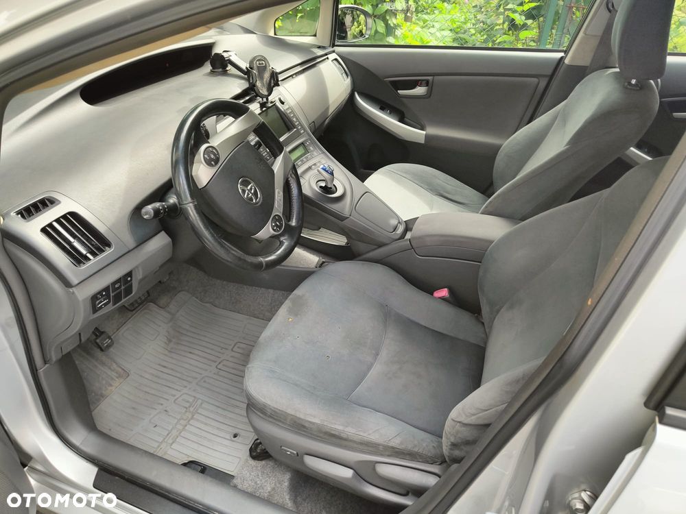 Toyota Prius - 17