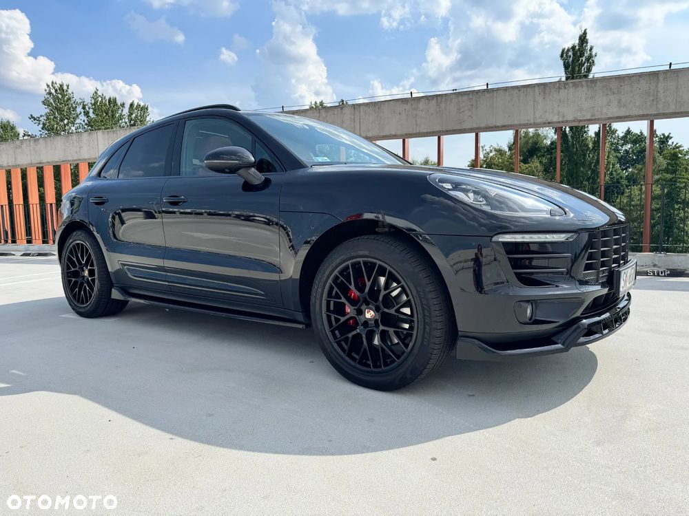 Porsche Macan - 1