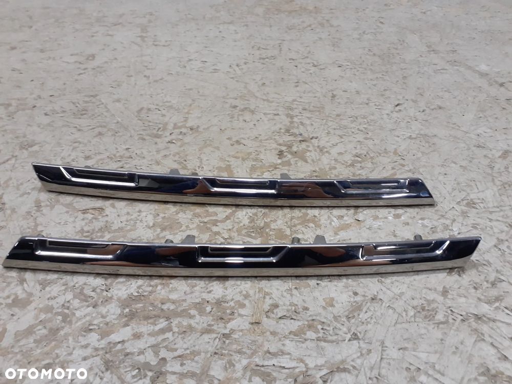 CHROM GRILLA ATRAPY LISTWA LEWA PRAWA RENAULT TRAFIC LIFT 2020-> 623846007R 623833048R - 1