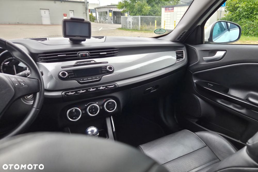 Alfa Romeo Giulietta 1.6 JTDM Distinctive - 14