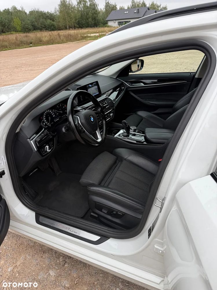 BMW Seria 5 520d Sport Line - 16