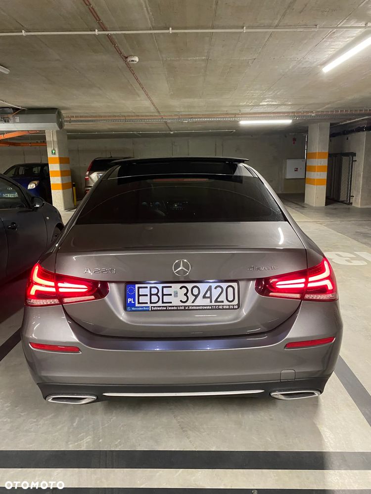 Mercedes-Benz Klasa A 220 4Matic 7G-DCT - 2