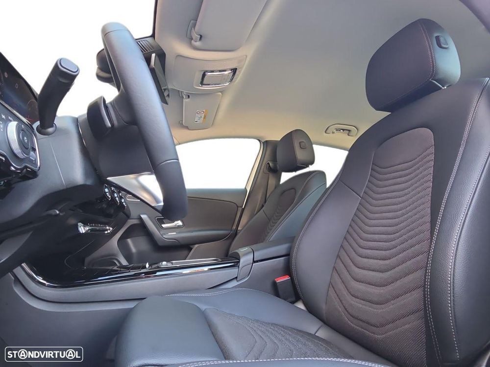 Mercedes-Benz A 200 Standard - 12