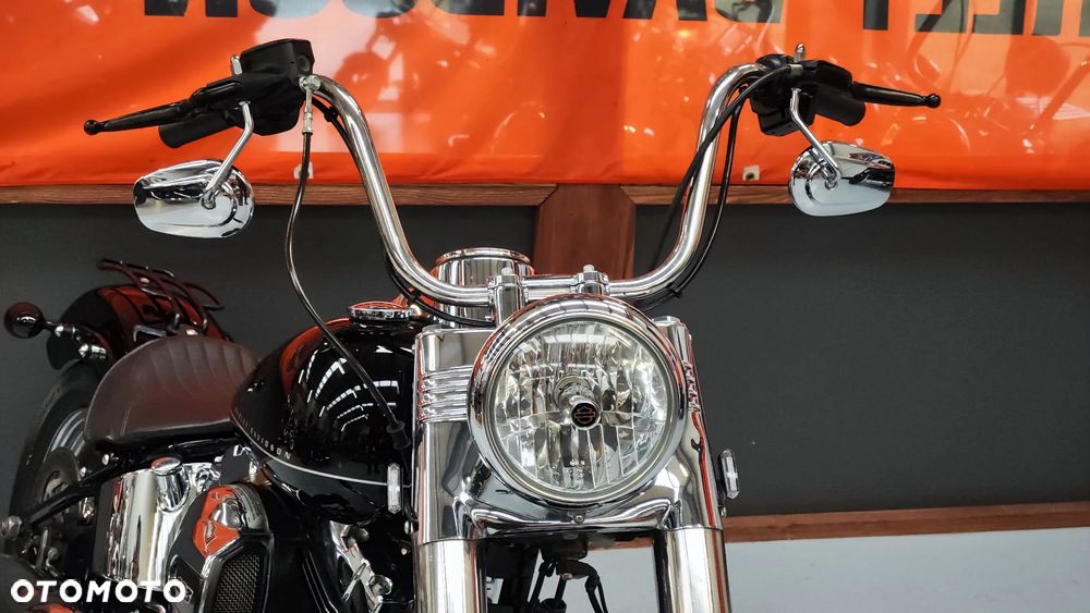 Harley-Davidson Softail Custom - 21