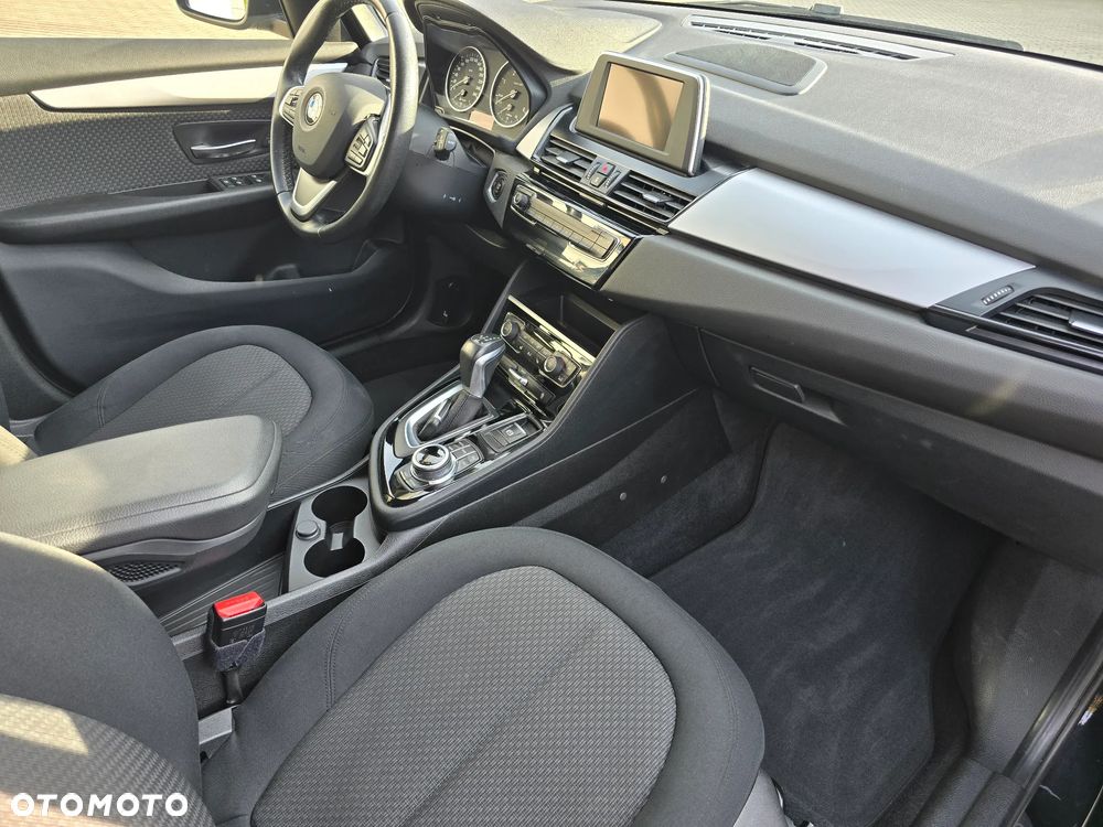 BMW Seria 2 218d Sport-Aut Advantage - 21