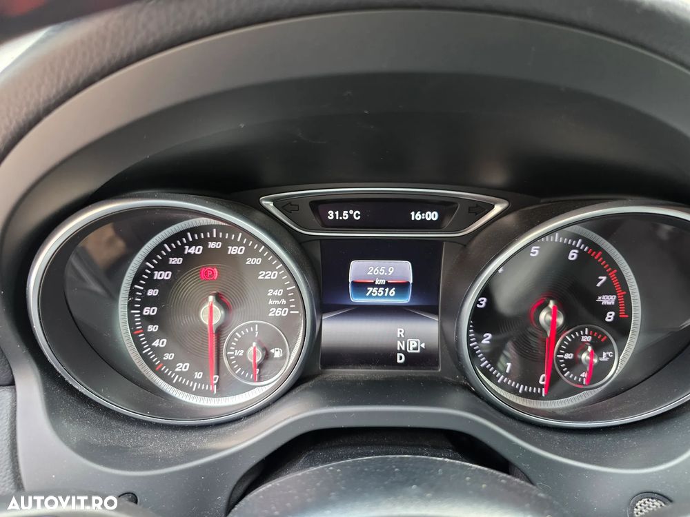 Mercedes-Benz GLA - 11