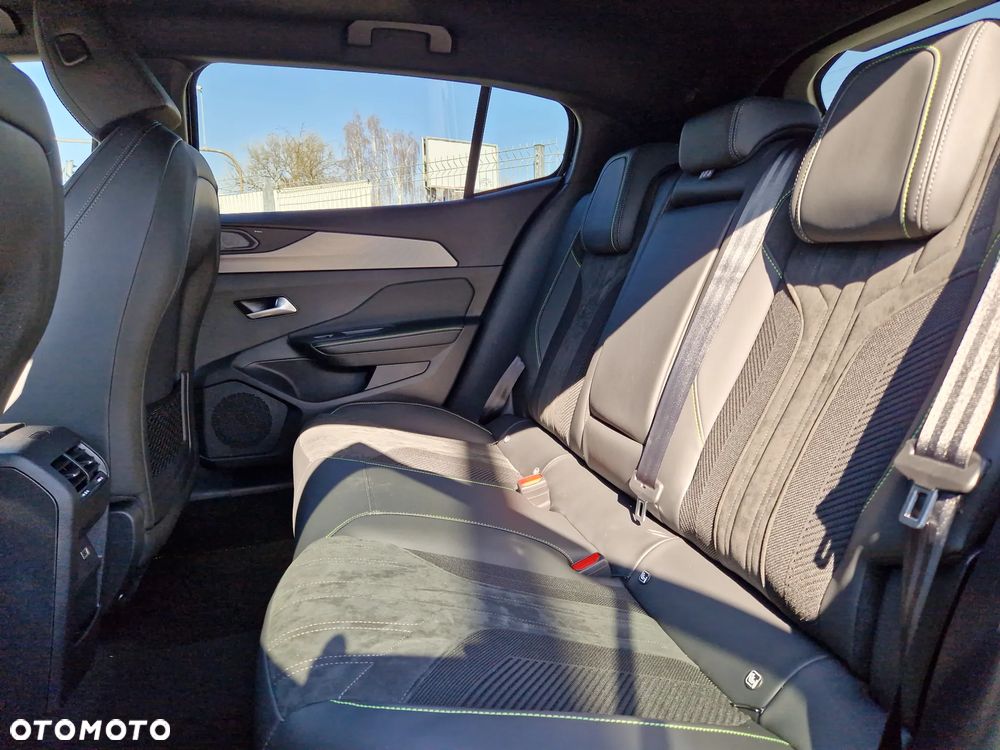 Peugeot 408 1.2 PureTech mHEV GT Exclusive S&S e-DSC6 - 12