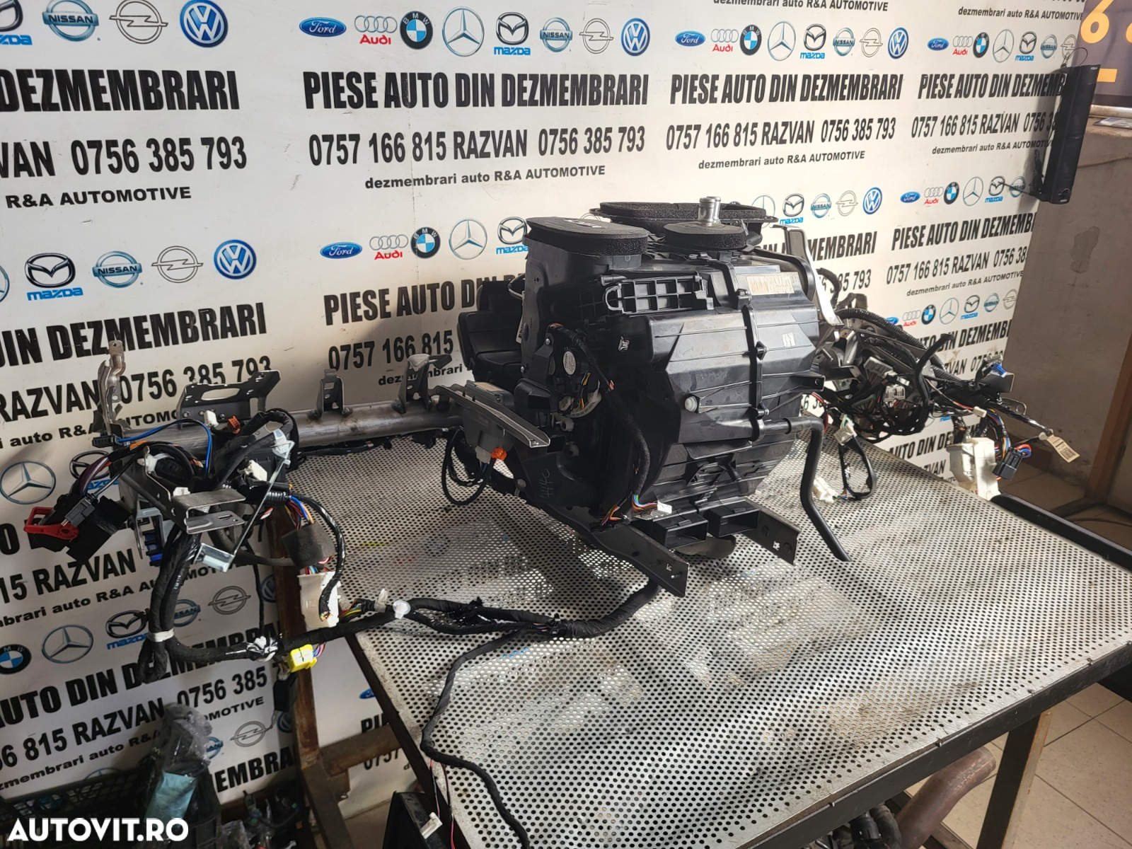 Carcasa Aeroterma Ventilator Habitaclu Tulumba/Radiatoare Bord Armatura Bord Nissan Qashqai J11 An - 4