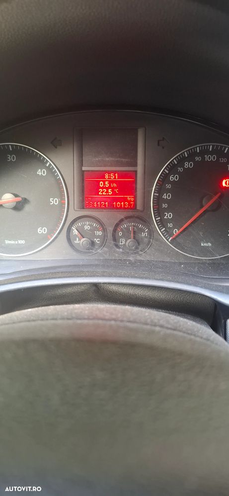 Volkswagen Jetta - 1