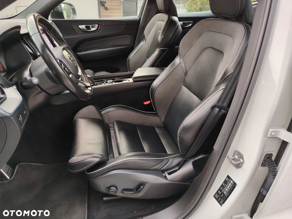 Volvo XC 60 B4 B R-Design - 16