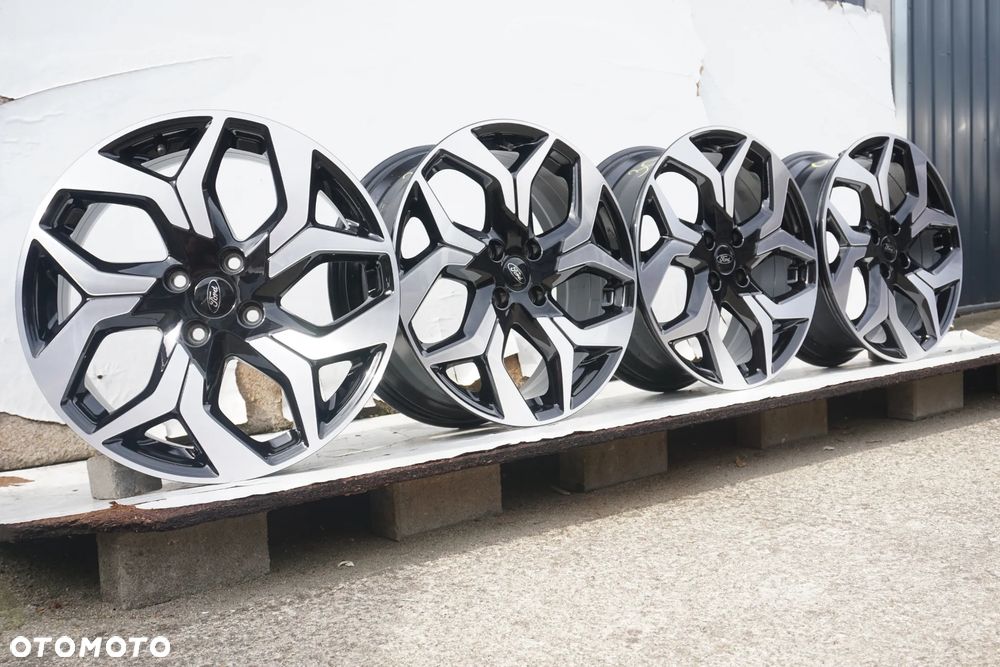 Ford 4x108 18 7J et37,5 czujniki stan bdb Ecosport - 3