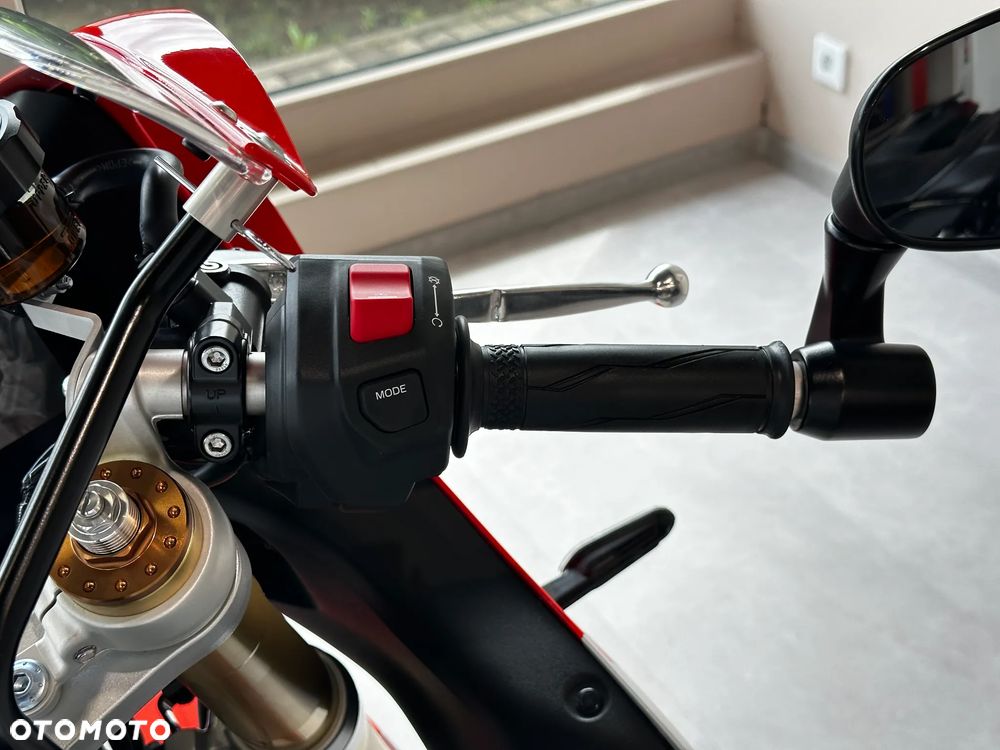 Yamaha XSR - 9