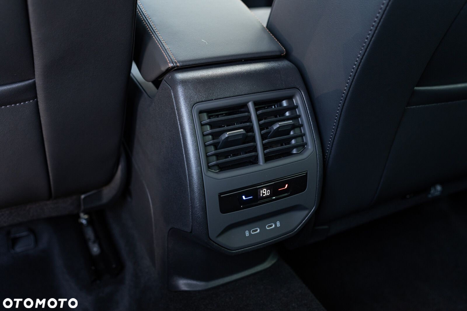 Cupra Formentor 1.5 eTSI mHEV DSG - 11