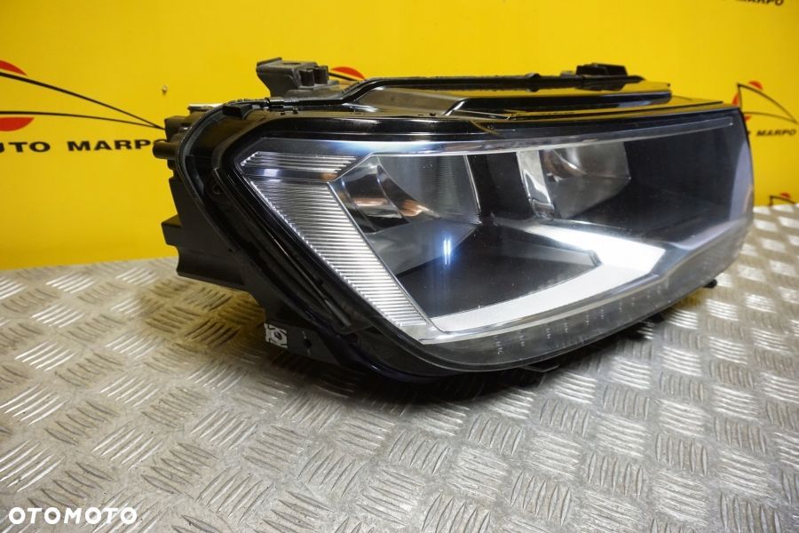 VW TIGUAN 2016 - REFLEKTOR LAMPA ZWYKŁA HALOGENOWA PRAWA USA - 3