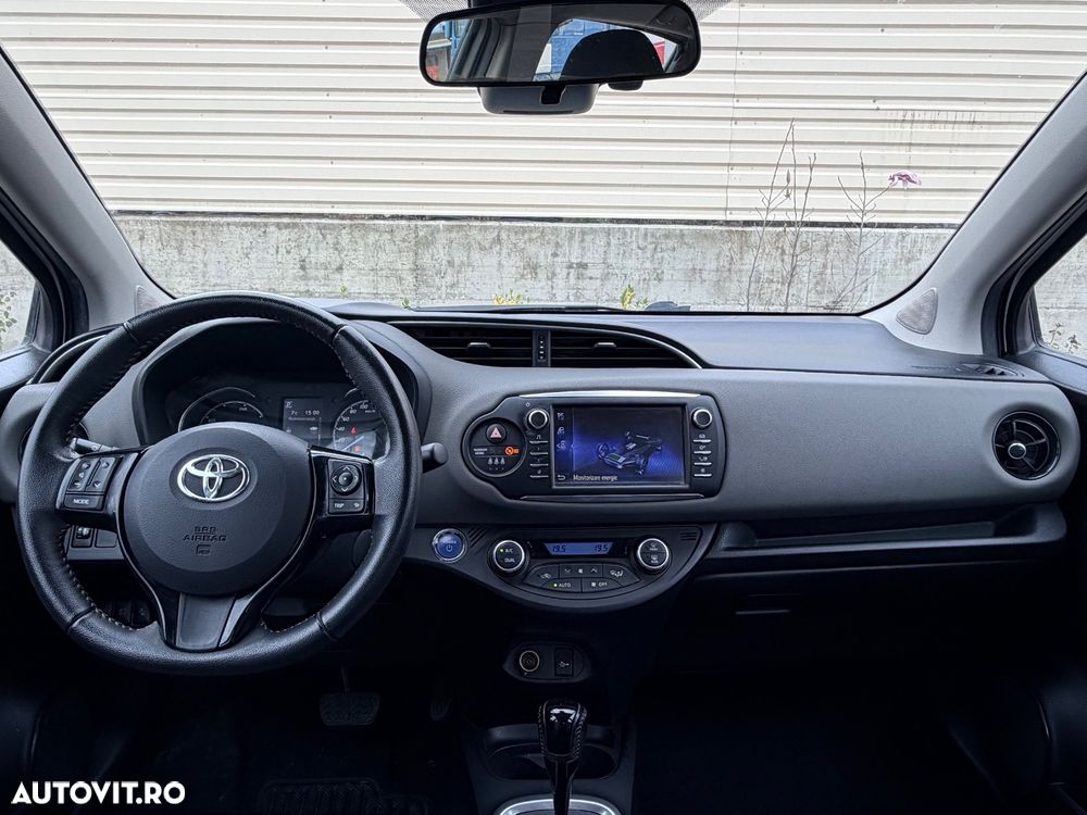 Toyota Yaris 1.5 VVT-i Selection - 8