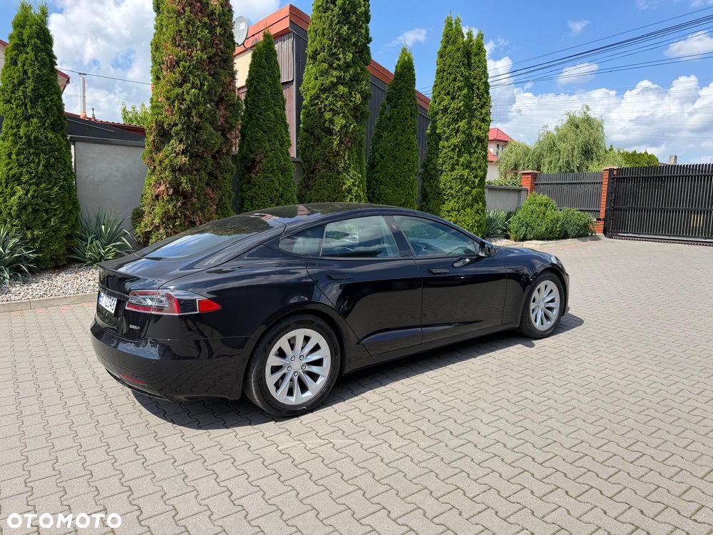 Tesla Model S - 16
