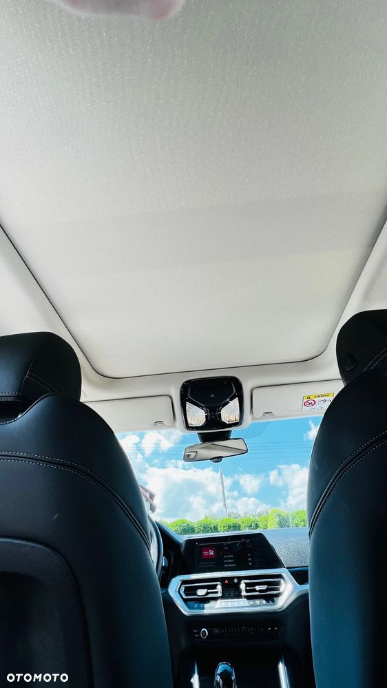 BMW Seria 3 320d xDrive Luxury Line sport - 33