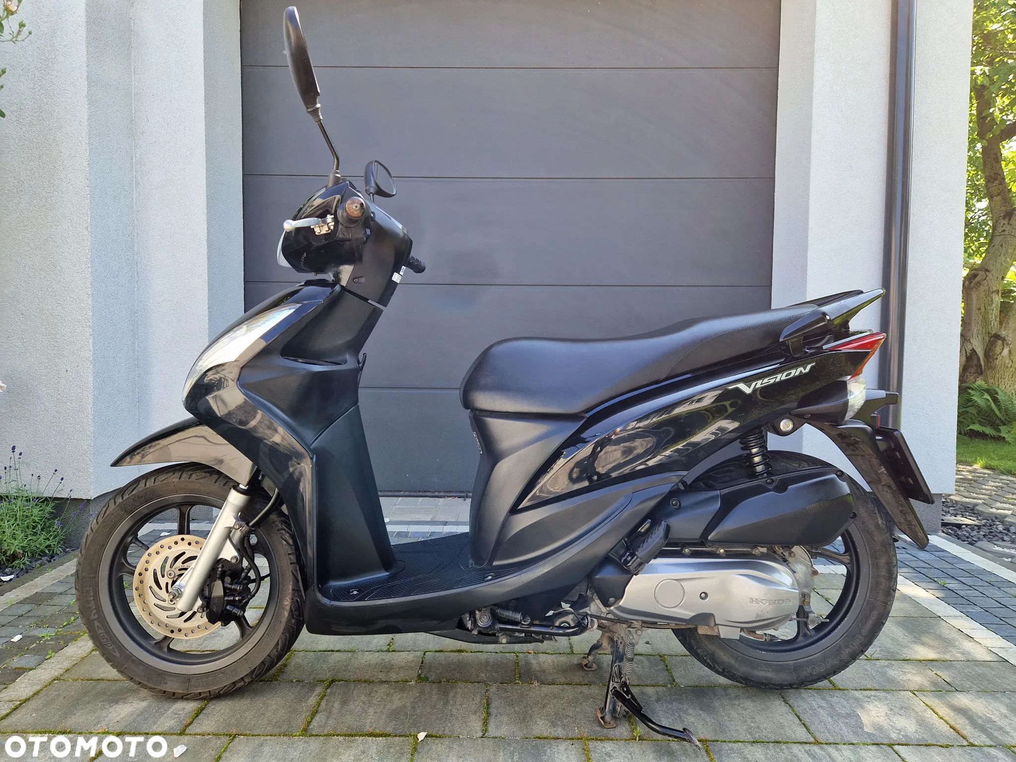 Honda Vision - 1