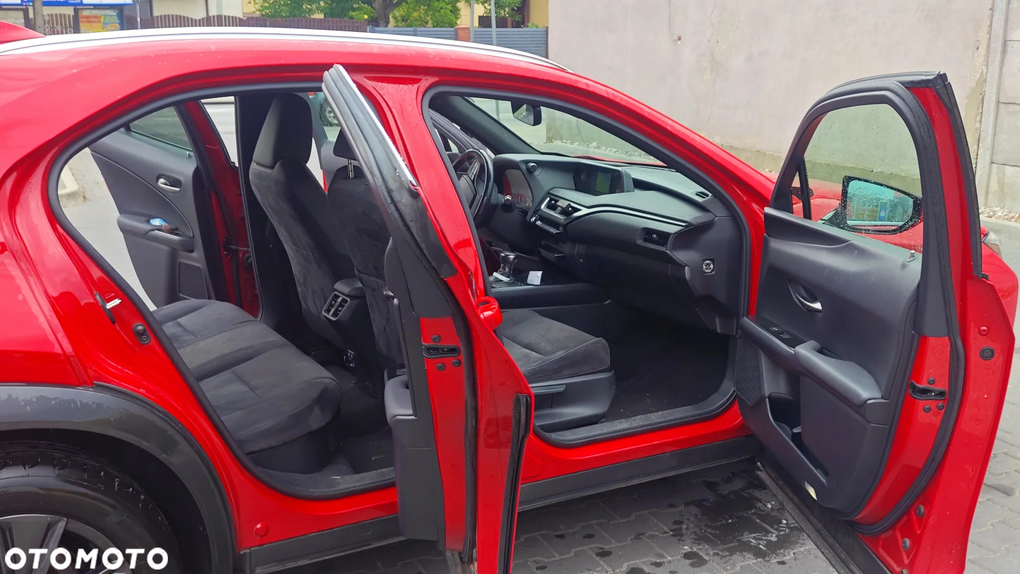 Lexus UX 250h Business Edition - 11