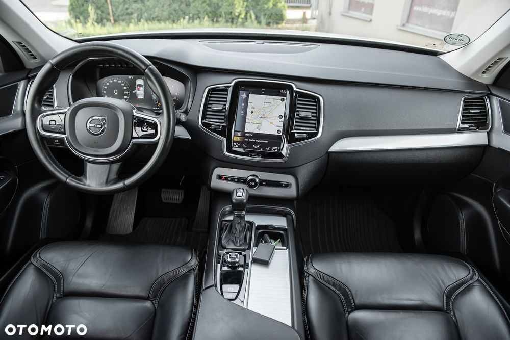 Volvo XC 90 D5 AWD Geartronic Momentum - 27