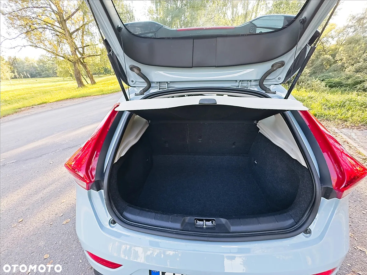 Volvo V40 D2 Drive-E Momentum - 10