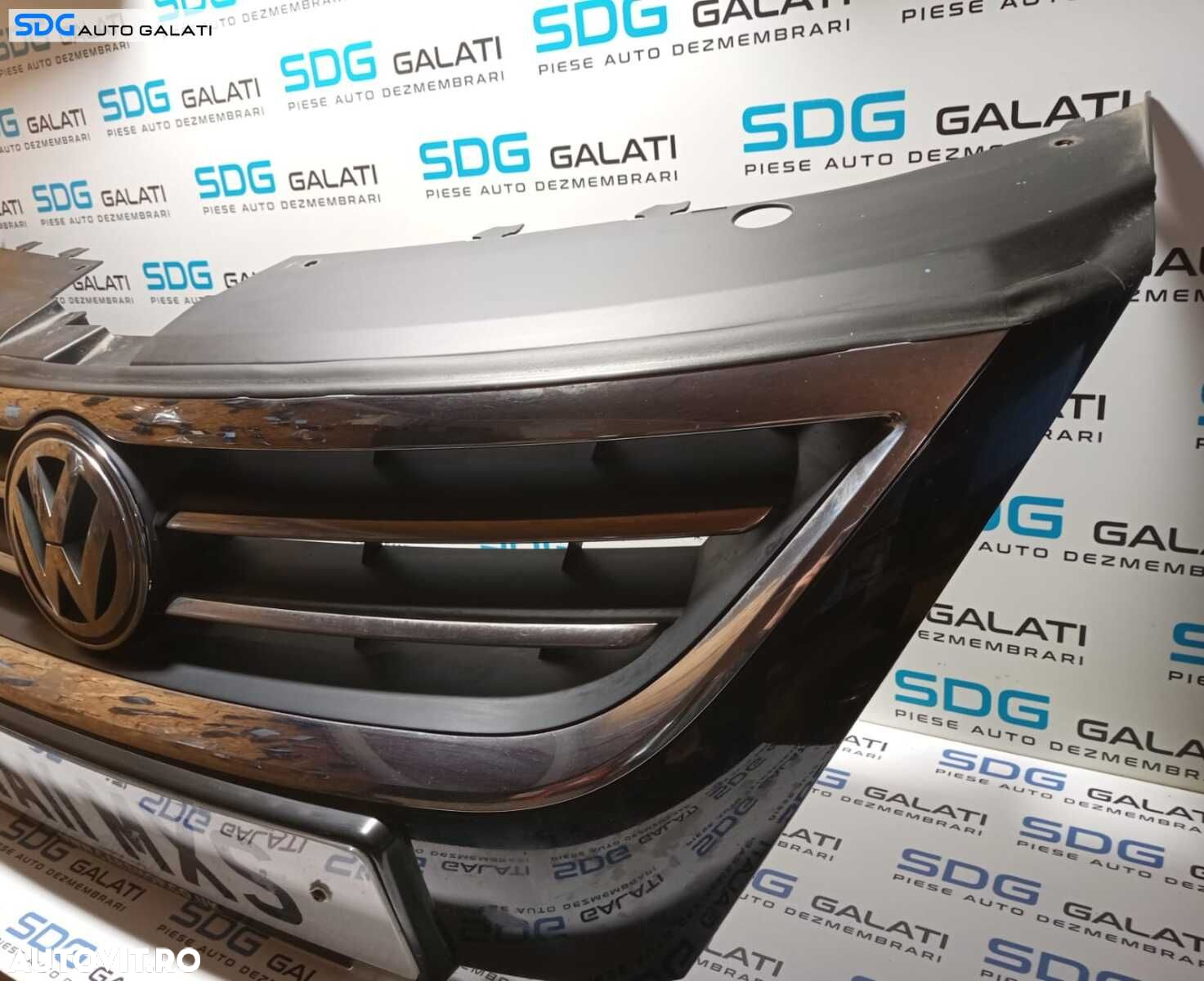 Grila Centrala cu Sigla Emblema Radiator de pe Bara Spoiler Fata Volkswagen Passat CC 2009 - 2012 Cod 3C8853651P 1K5853600 3C0853600A [M3750] - 2