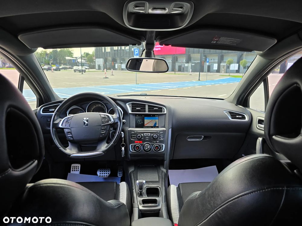 Citroën DS4 e-HDi 115 ETG6 Urban Show - 29
