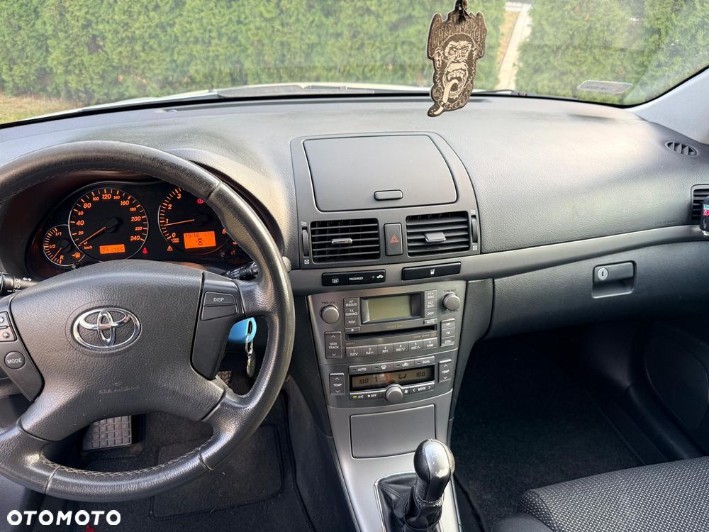 Toyota Avensis 1.8 VVT-i - 7