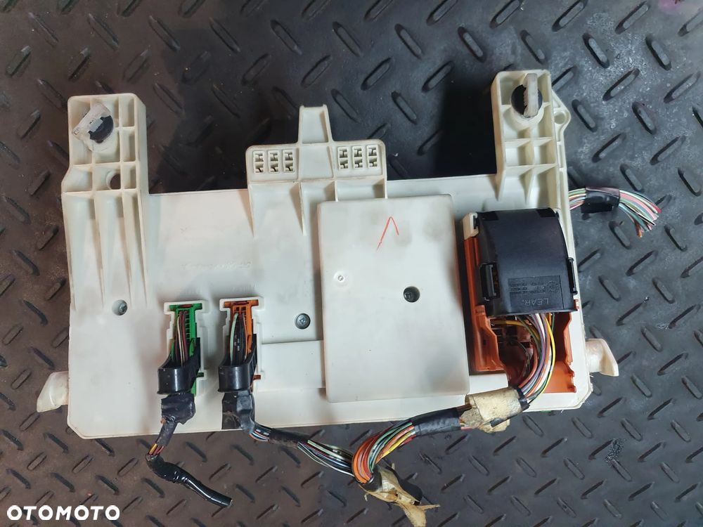 SKRZYNKA BEZPIECZNIKÓW MODUŁ BSI MAZDA 3 BK BP4K66730F + WTYCZKI INSTALACJA - 3