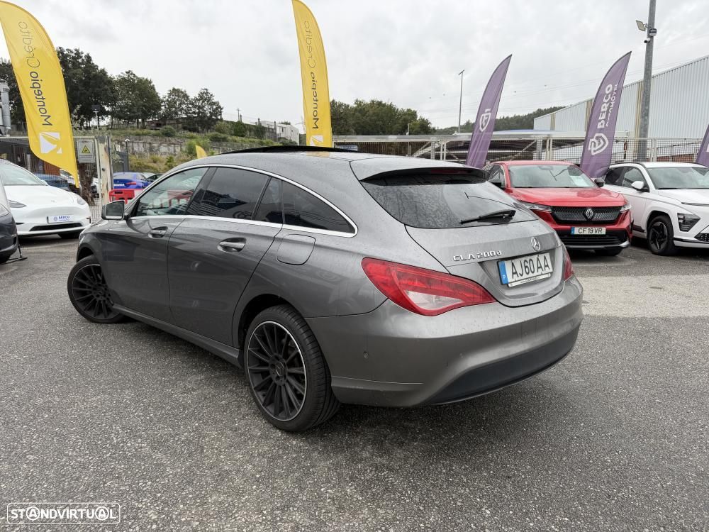 Mercedes-Benz CLA 200 d Shooting Brake AMG Line - 4