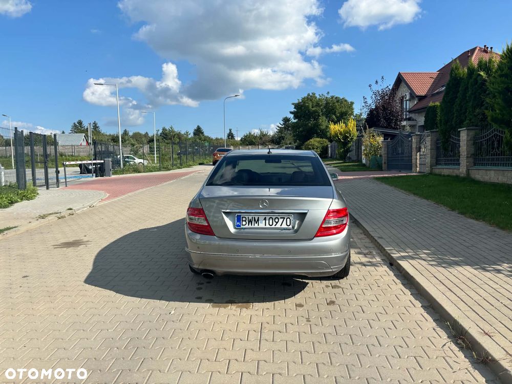 Mercedes-Benz Klasa C 220 CDI BlueEff Edition Avantgarde - 3