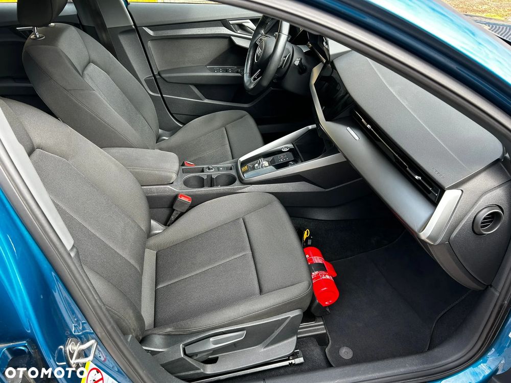 Audi A3 Sportback 35 TFSI S tronic - 14
