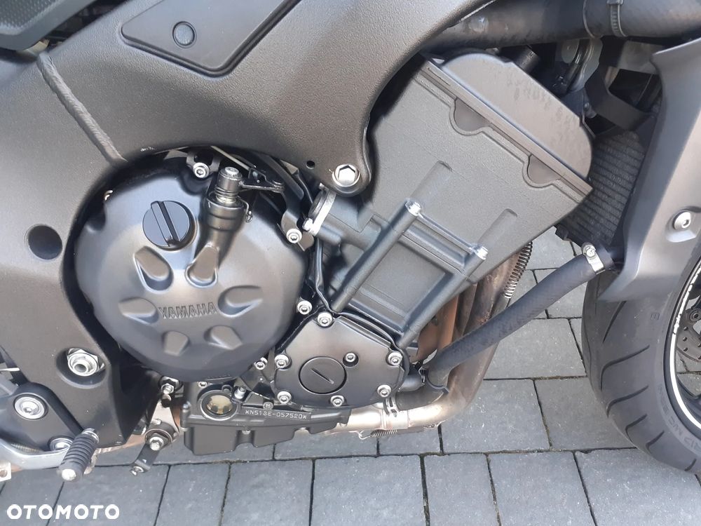 Yamaha FZ - 13