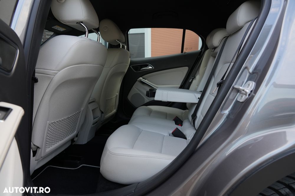 Mercedes-Benz GLA 220 d 4MATIC 7G-DCT - 21