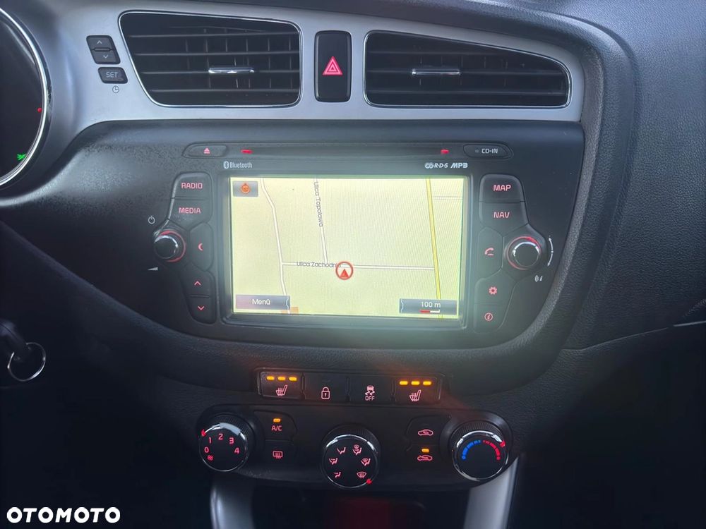 Kia Ceed 1.4 CVVT Dream Team Edition - 14