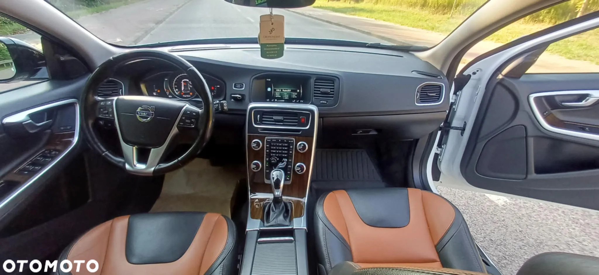 Volvo V60 Cross Country D3 Drive-E Momentum - 15