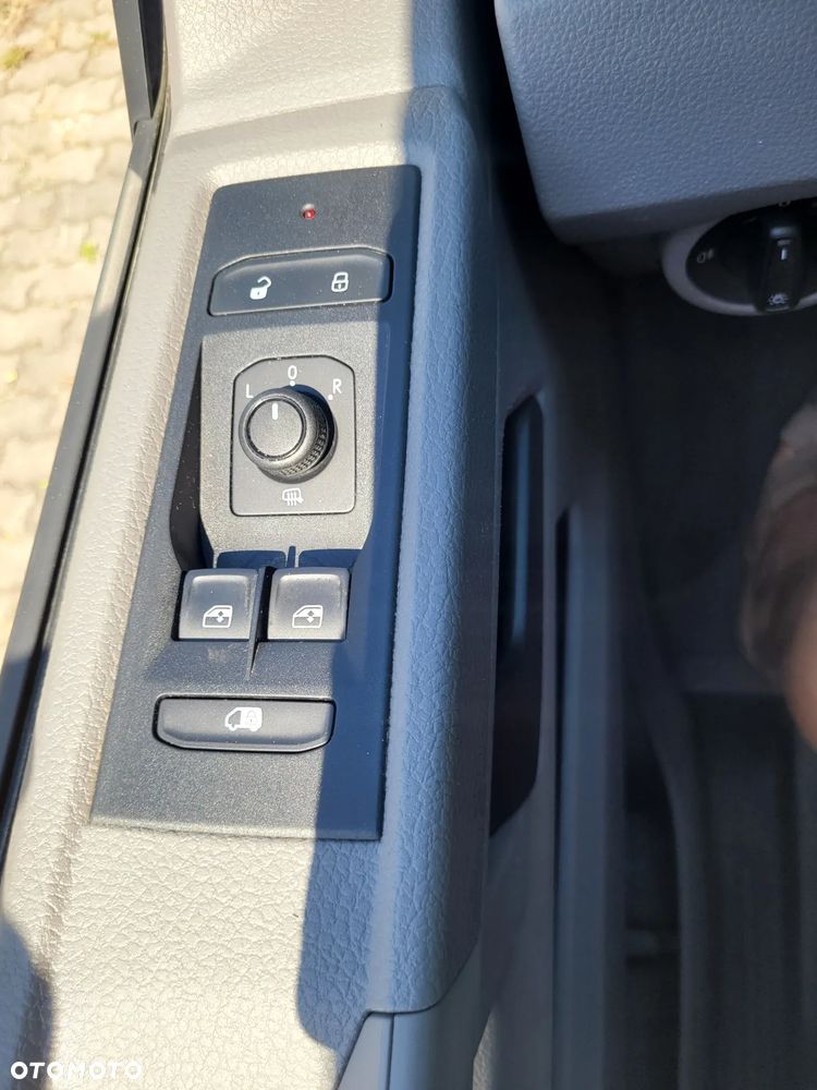 Volkswagen T6.1 Transporter - 12