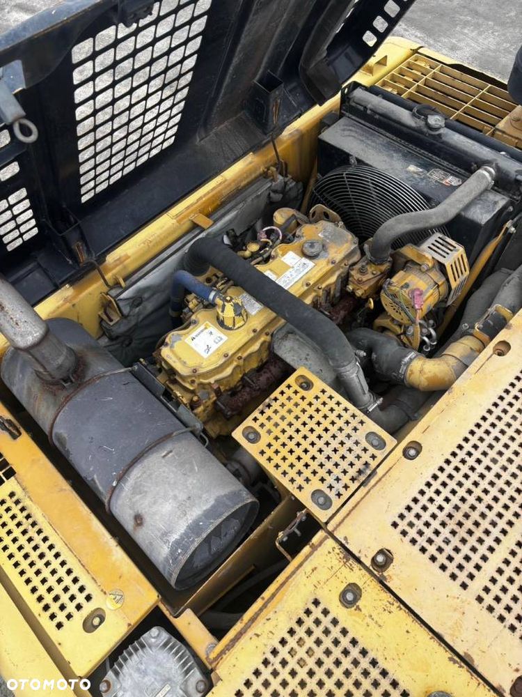 Caterpillar CAT 318 CL - 4