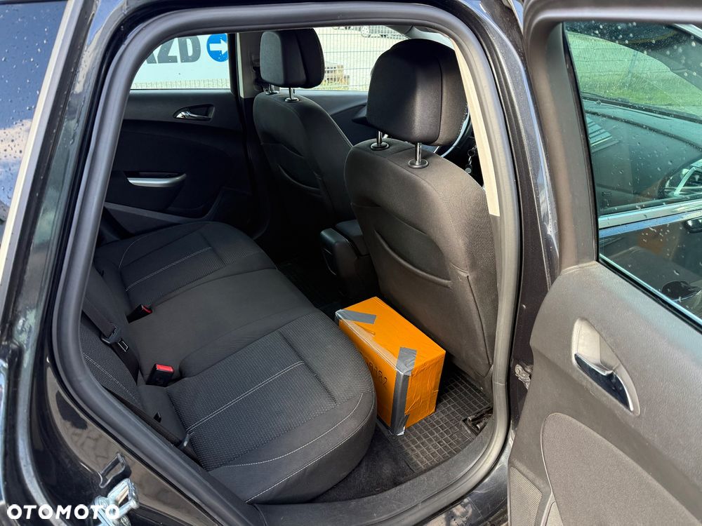 Opel Astra 1.4 T Cosmo - 14