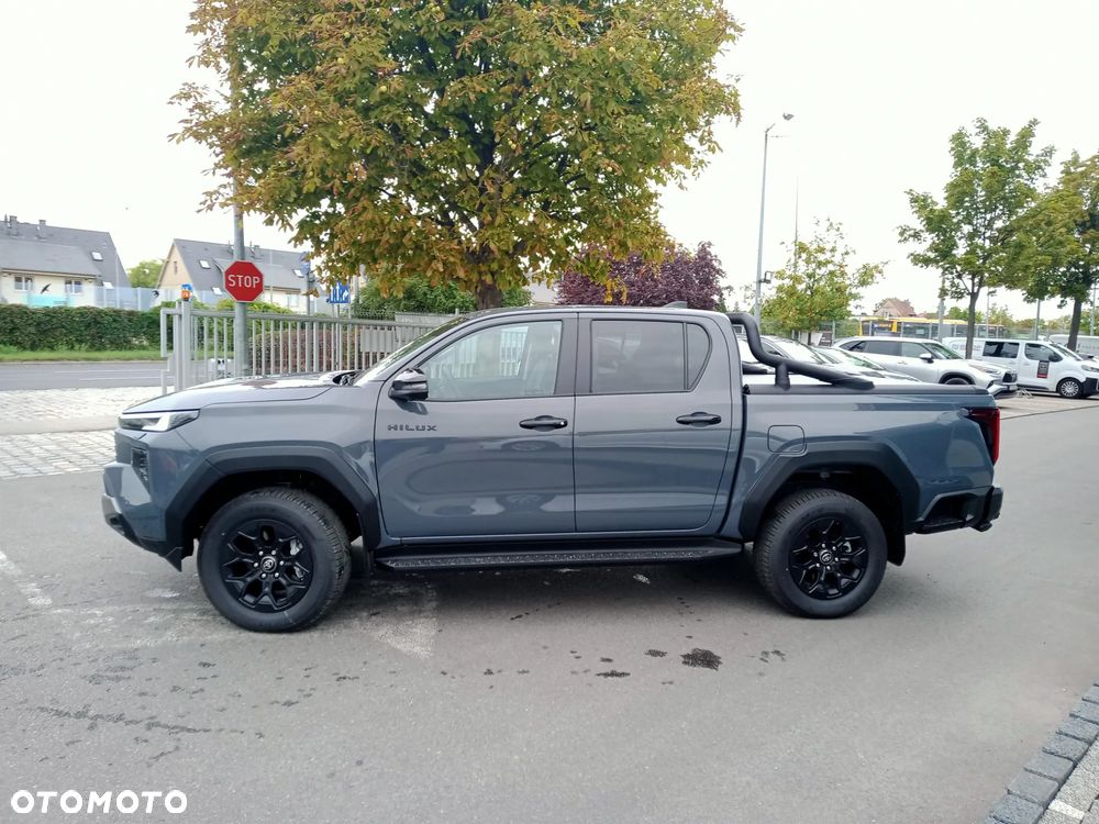 Toyota Hilux 2026 photo 2