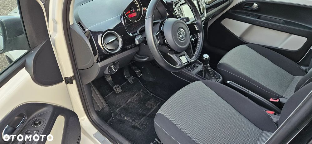 Volkswagen up! (BlueMotion Technology) high - 11