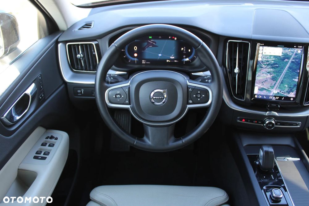 Volvo XC 60 B4 D AWD Geartronic Momentum Pro - 20