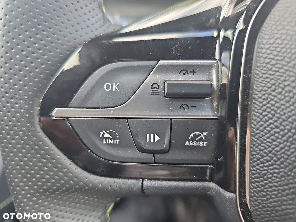 Peugeot 408 - 14