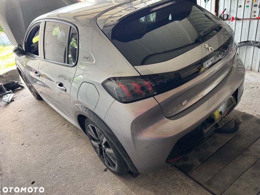 Peugeot 208 PureTech 130 EAT8 GT Pack - 2