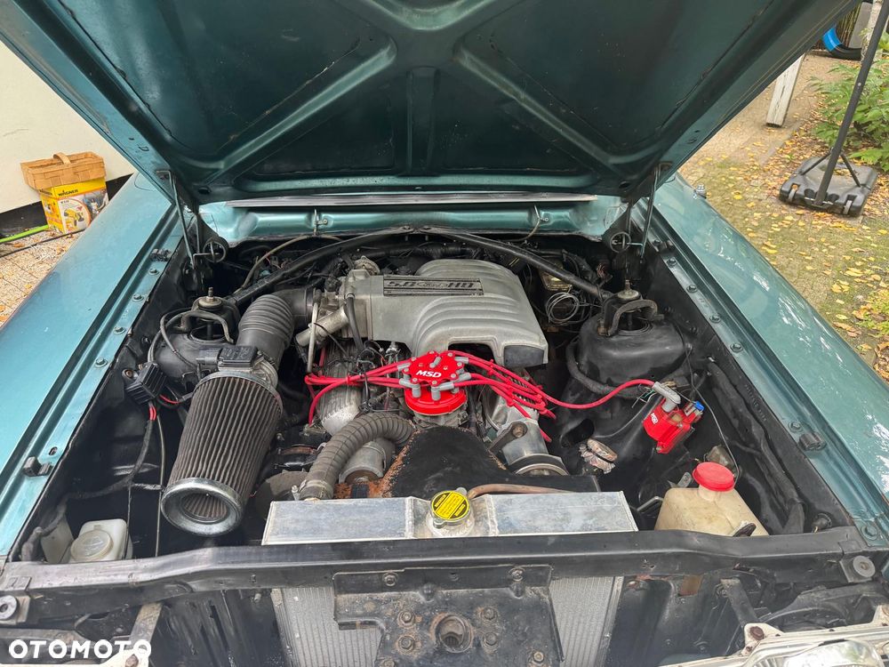 Ford Fairlane - 26