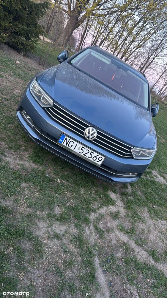 Volkswagen Passat - 1