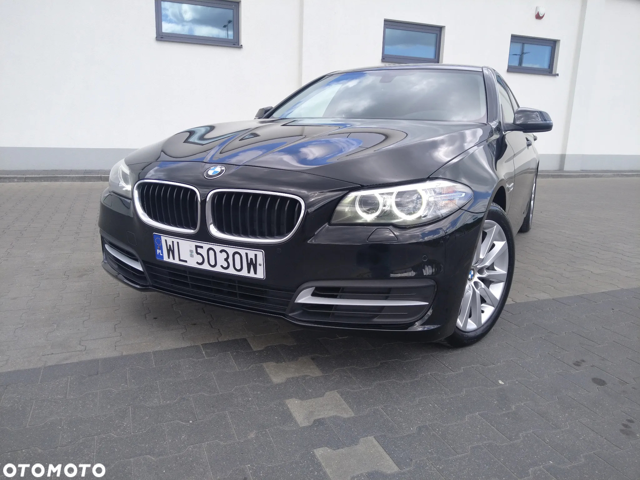 BMW Seria 5 520d xDrive - 28