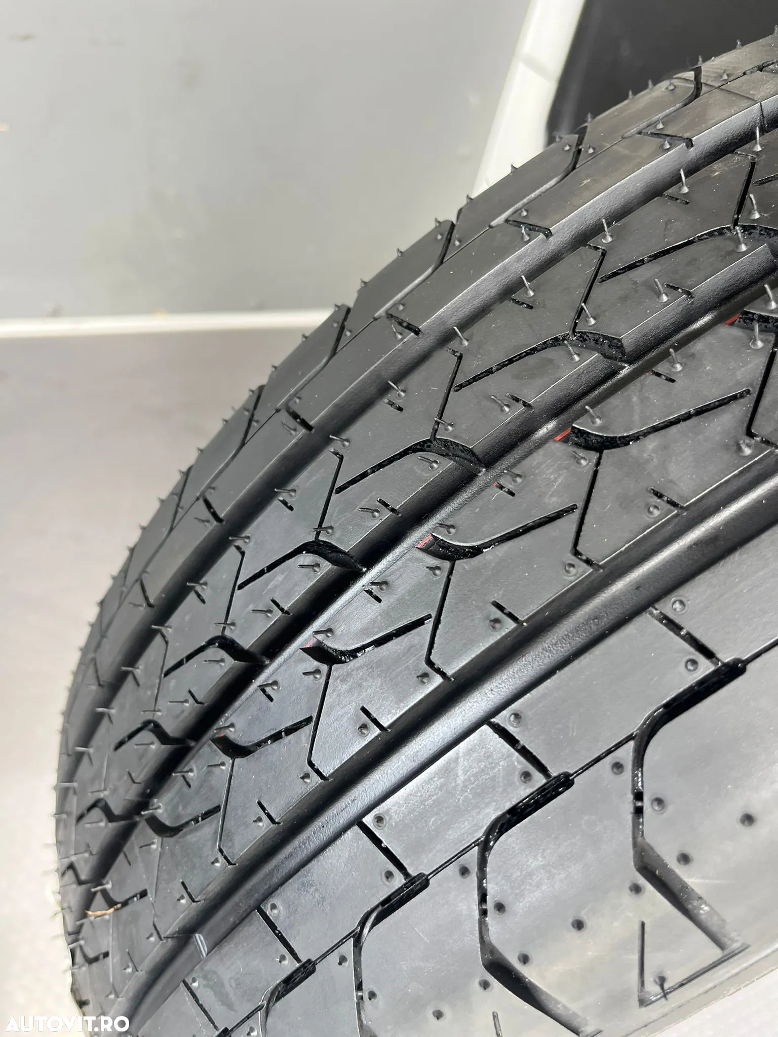Anvelope noi tip C Vara 195/60 R16C Bridgestone R660 99/97H - 2