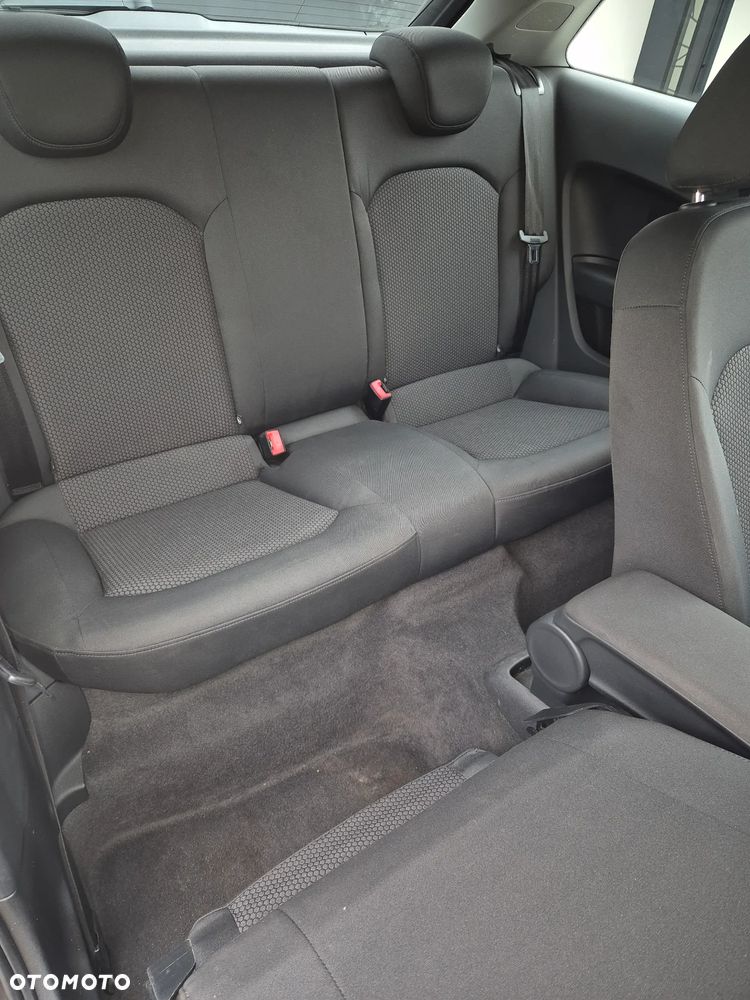 Audi A1 3-drzwiowe 1.6 TDI admired - 8
